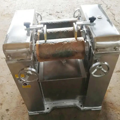 Machine van de Molenchocolate fine grind van de laboratorium de Kosmetische Drievoudige Rol