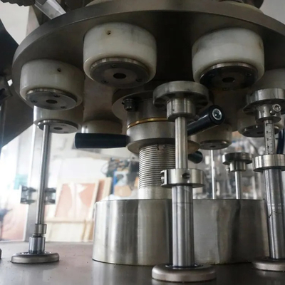 Ultrasone Automatische het Deeg Plastic Buis van de Voedsel Kosmetische Room het Vullen Verzegelende Machine