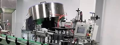 Automatische het Productschroef van het Verpakkend Systeemaërosol het Afdekken Machine 150 Flessen per minuutplc