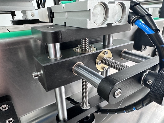 Servomotor het Afdekken Efficiënte Productie van het Machine de Stabiele Vervoer